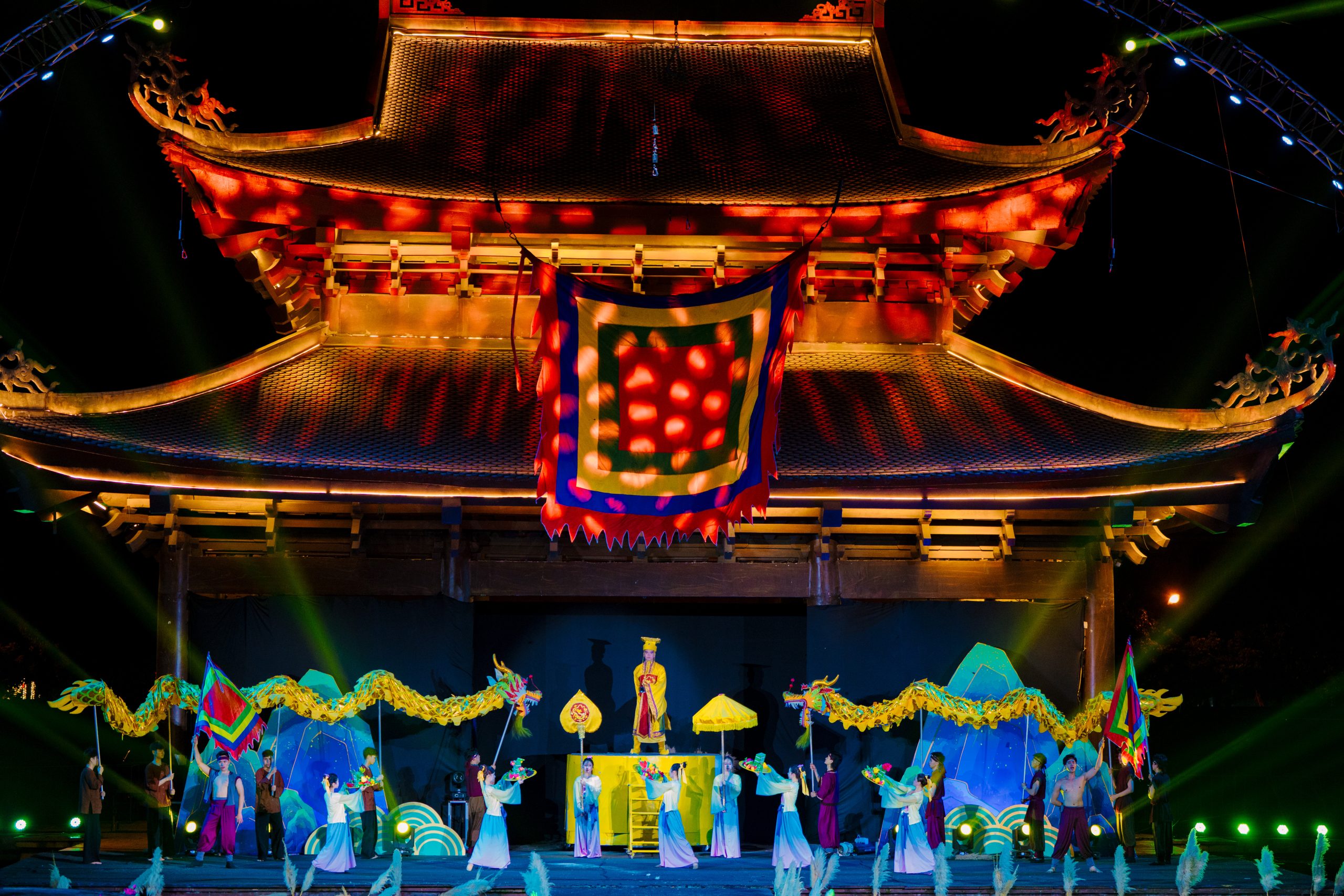 Combo Tràng An + Show Anh Hùng Cờ Lau